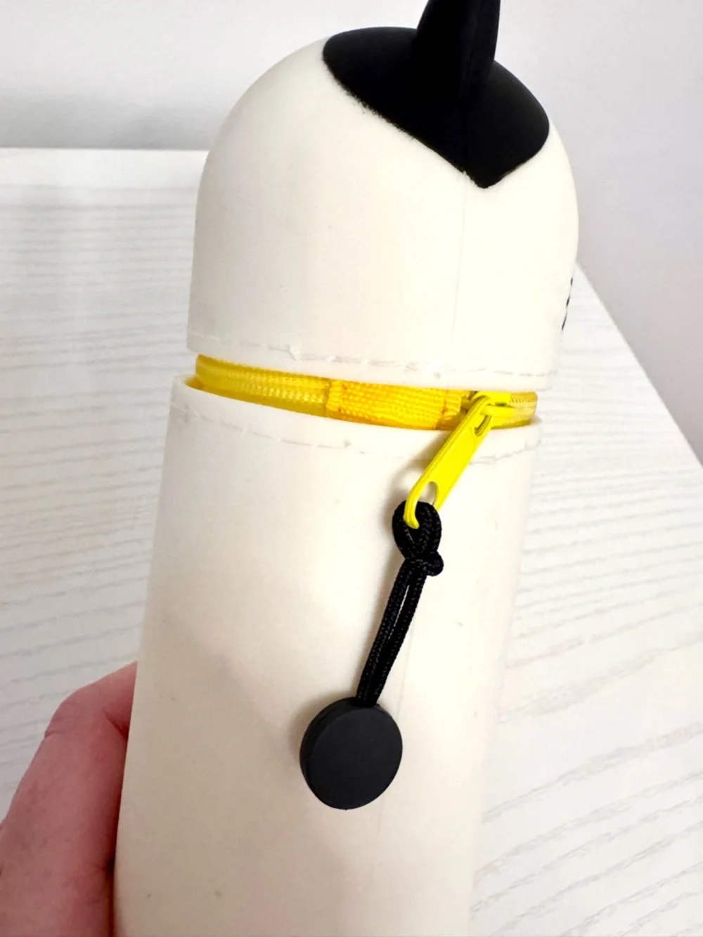 Cute Cat Silicone Pen Pencil Standing Case Storage - White with Yellow Accent